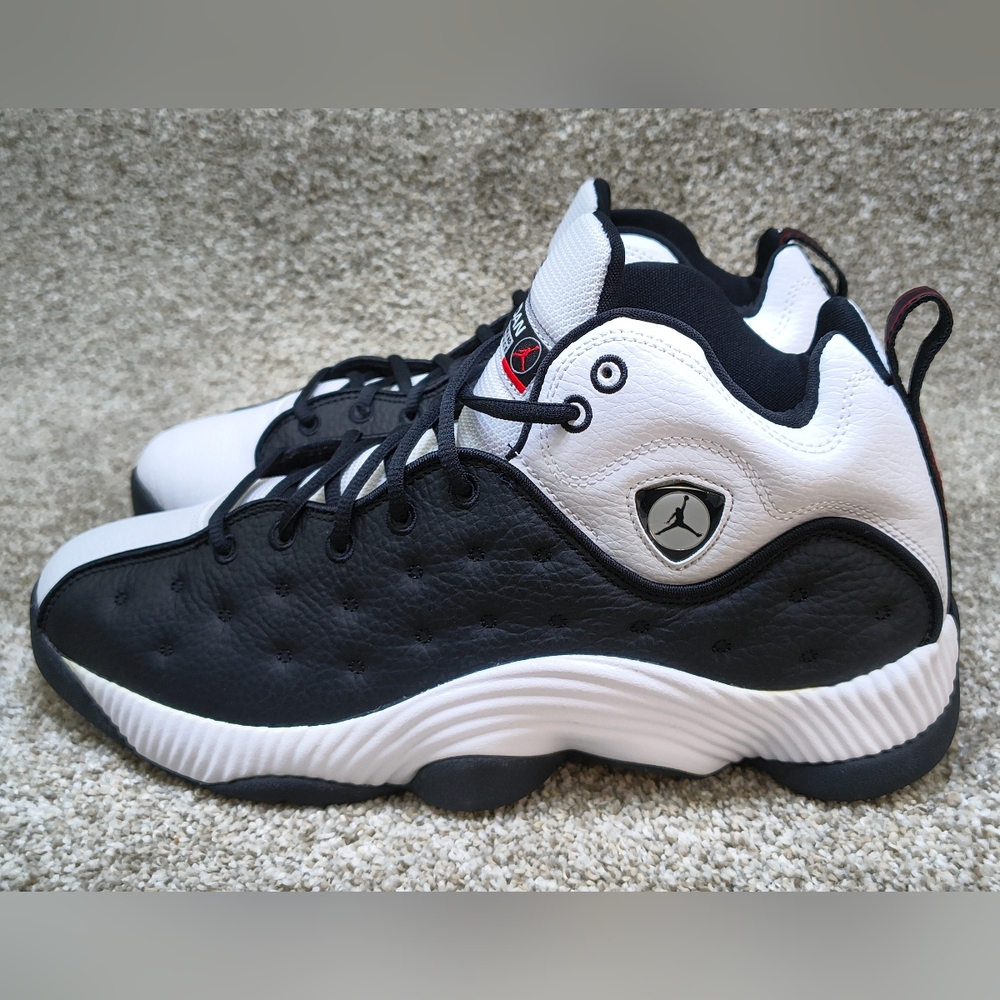 jordan jumpman team 2 White Black University Red